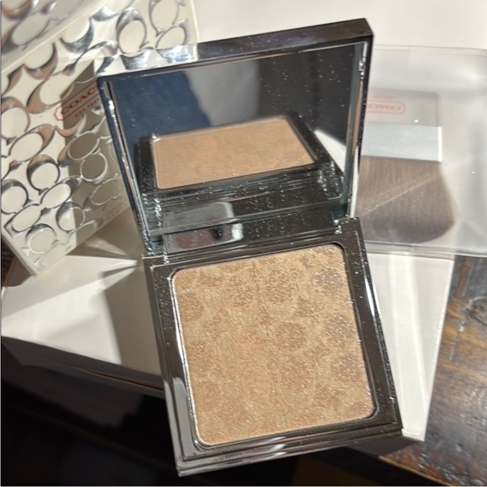 Coach Gold Shimmer Highlighter Compact